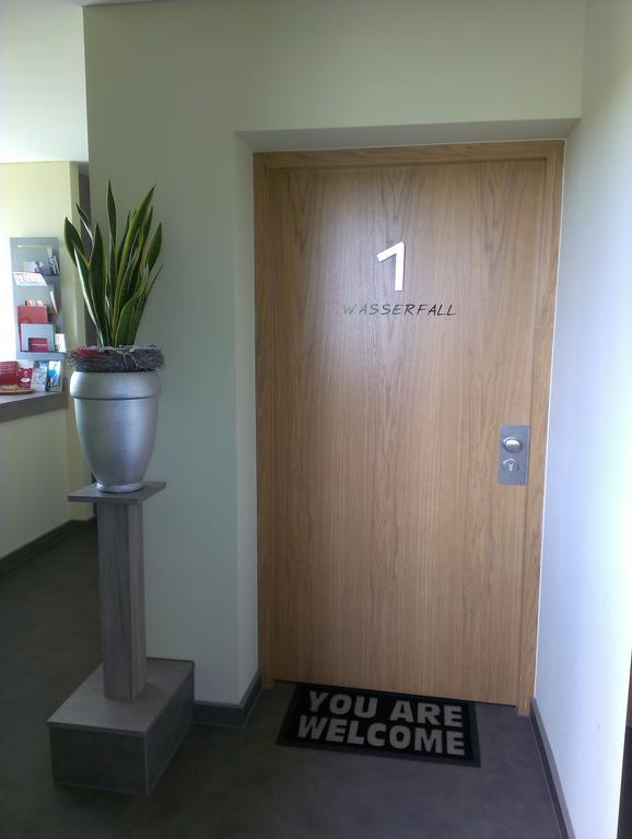 Business Apartments Hohenems Phòng bức ảnh